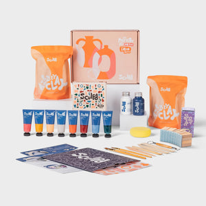 alt
Kit di ceramica per due con colori naturali e timbri con lettere
